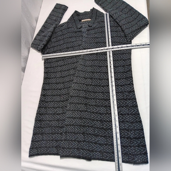 Chiaramente Wool blend open front Midi Sweater.  Ladies size L - Picture 3 of 7